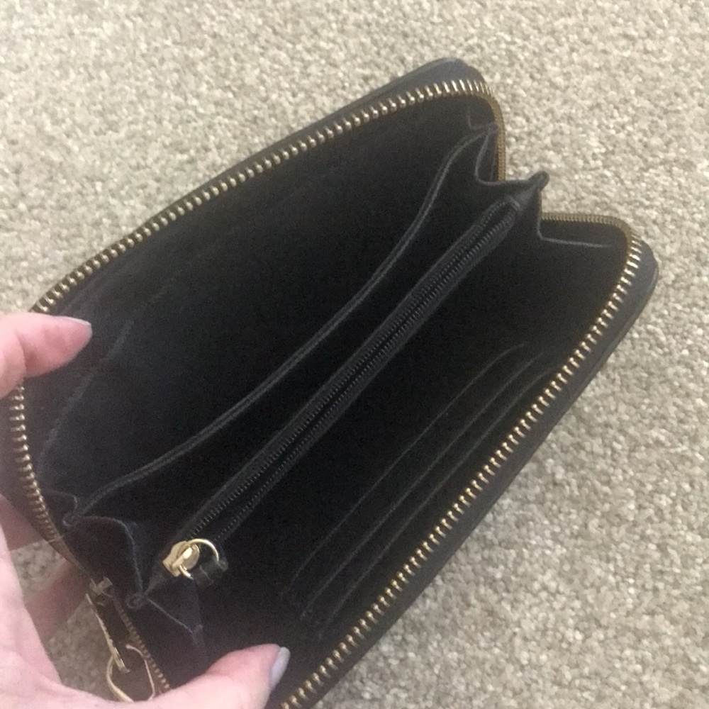 Fossil Zip Wrislet Wallet - Picture 6 of 8